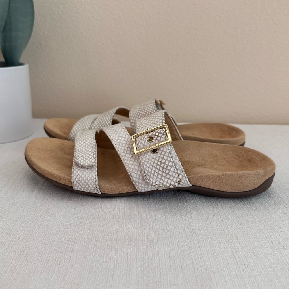 Vionic Skylar White Leather Snake Skin Texture Buckle Orthotic Sandals Womens 9* - Picture 5 of 15